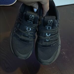 Adidas Black Sneakers Mesh Comfort Design